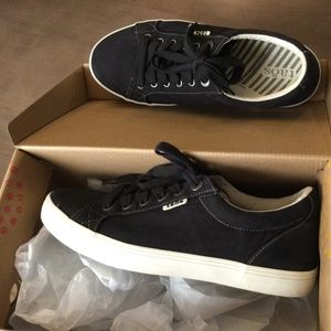 Men’s Taos Starsky worn once!